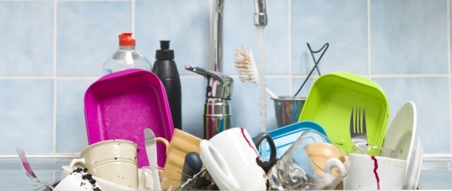 3 Reasons Why You Shouldn’t Clean Your Dishes Yourself