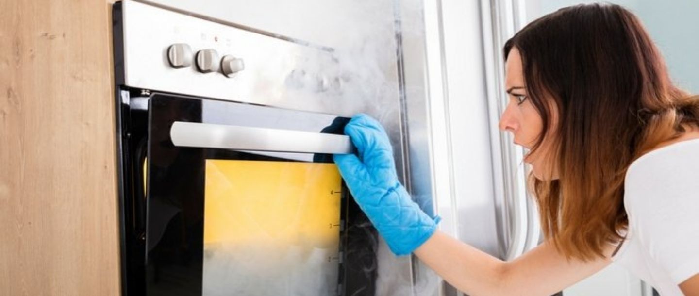 7 Things You Should Never Put Inside Your Microwave